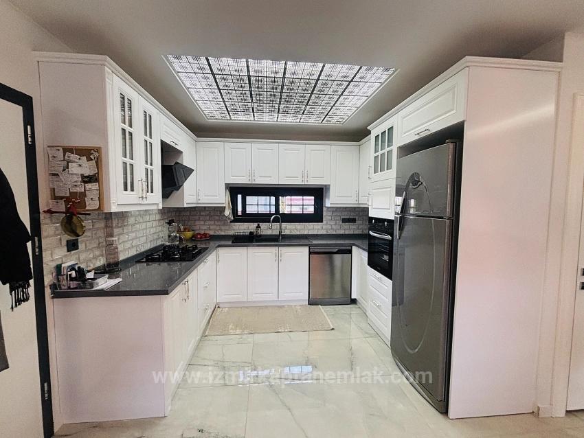 Her Odasında Ebeveyn Banyosu Bulunan Geniş Bahçeli 3+1 Müstakil Villa