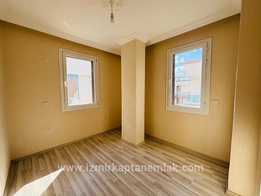 Seferihisar Doğanbey Cumhuriyet Mah. Satılık 3+1 Yazlık - 165 m²