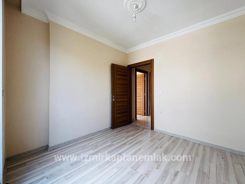 Seferihisar Doğanbey Cumhuriyet Mah. Satılık 3+1 Yazlık - 165 m²