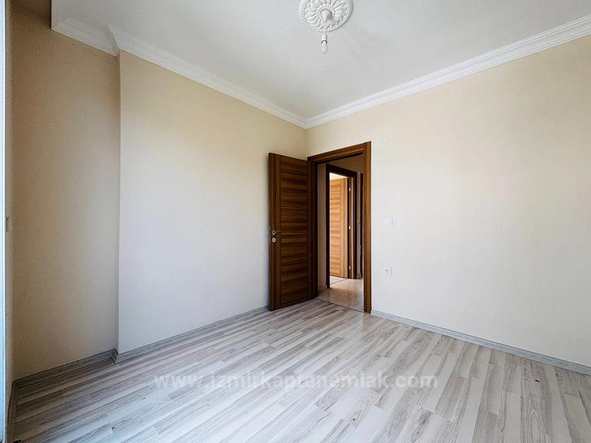  Izmir Seferihisar Cumhuriyet'de Site İçi Müstakil 3+1 Satılık Villa