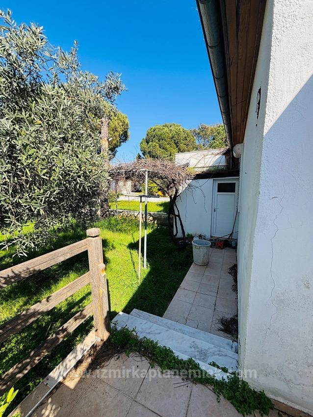 İzmir Seferihisar Cumhuriyet'de Site İçerisinde Denize 200M 2+1 Müstakil Villa