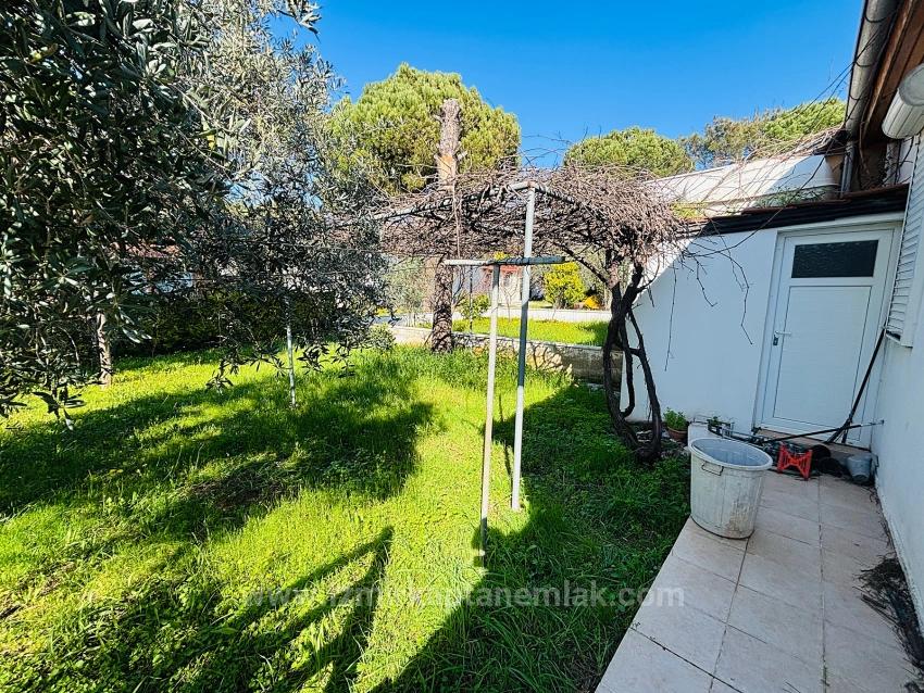 İzmir Seferihisar Cumhuriyet'de Site İçerisinde Denize 200M 2+1 Müstakil Villa