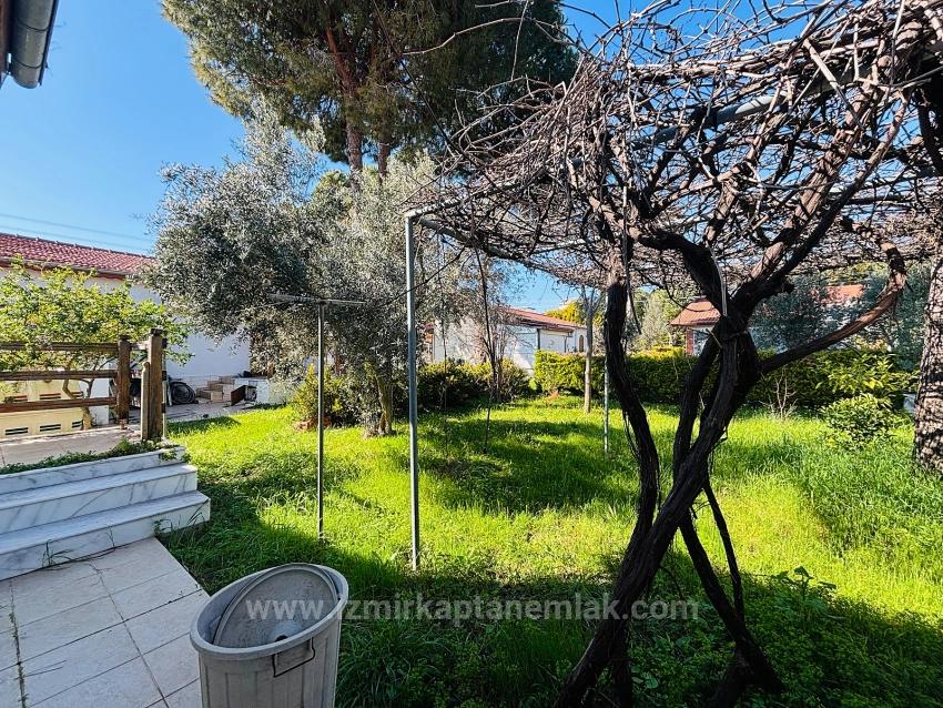 İzmir Seferihisar Cumhuriyet'de Site İçerisinde Denize 200M 2+1 Müstakil Villa