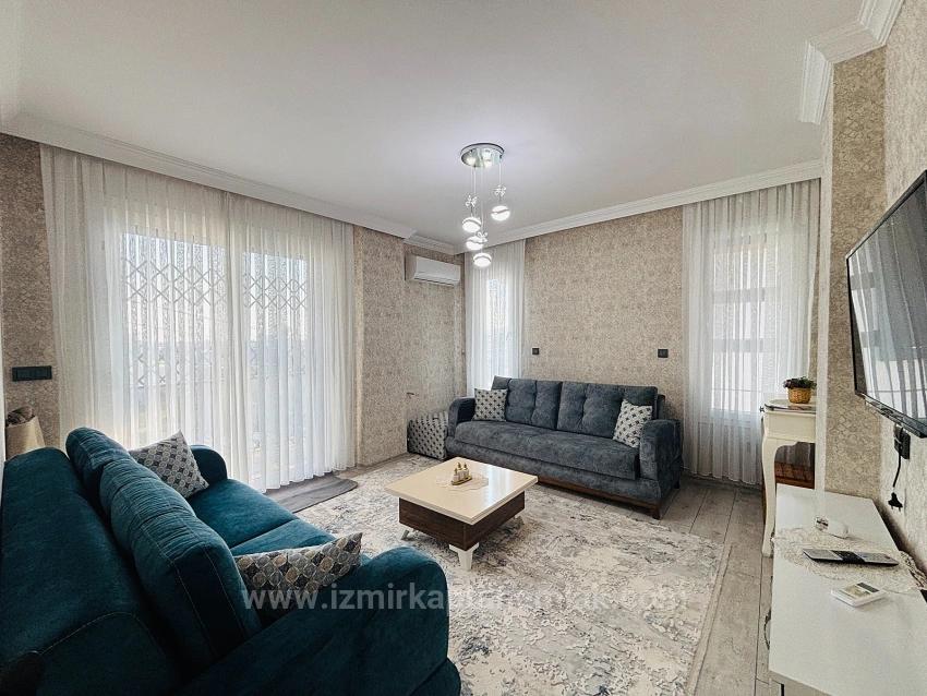 İzmir Seferihisar Cumhuriyet Mahallesi’nde Havuzlu 3+1 Satılık Villa