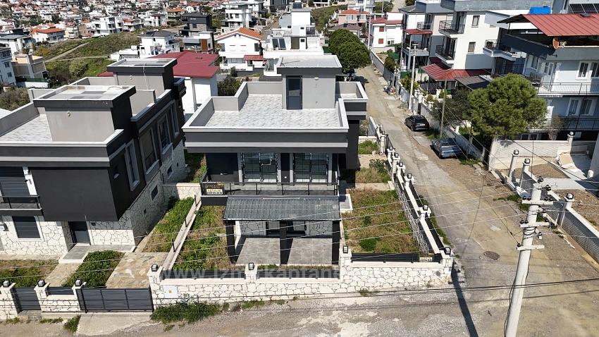 İzmir Seferihisar Akarca Mahallesi’nde  Deniz Manzaralı Doğalgazlı  3+1 Müstakil Yazlık Vi