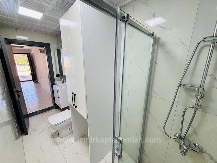 İzmir Seferihisar Payamlı Mahallesi Deniz Sokağında Yenilenmiş 1+1 Düz Ayak Satılık Daire