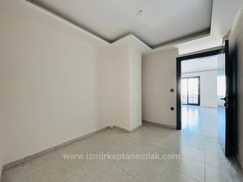 İzmir Seferihisar Payamlı Mahallesi Deniz Sokağında Yenilenmiş 1+1 Düz Ayak Satılık Daire