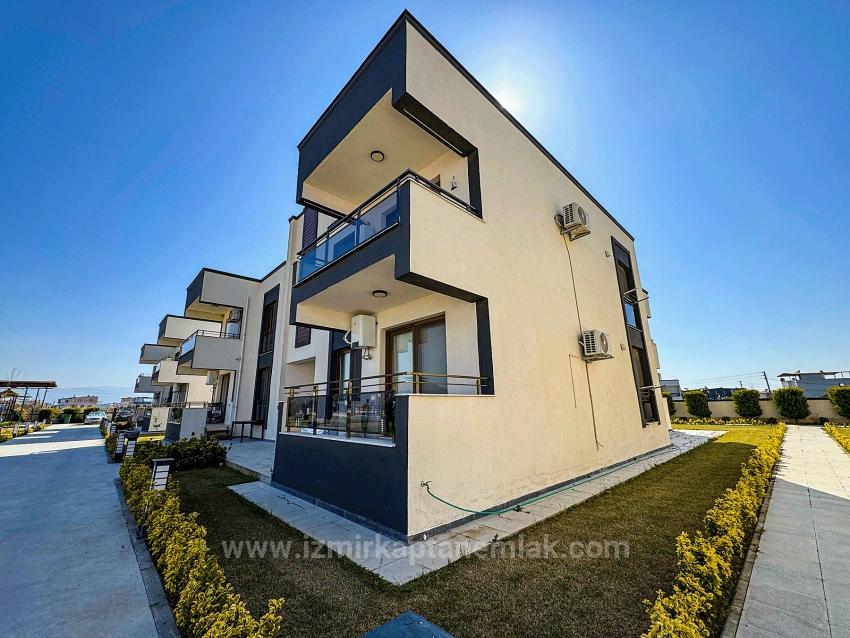 İzmir Seferihisar Bengiler’de Havuzlu Site İçerisinde 1+1 Satılık Daire
