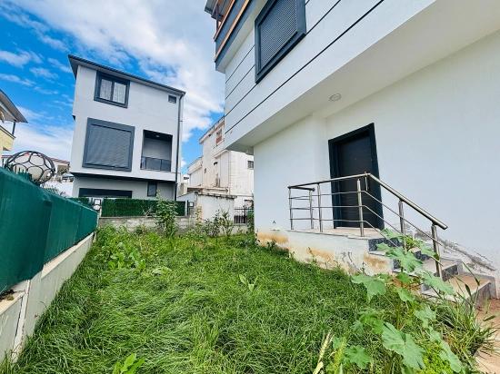 İzmir Seferihisar Payamlı Mahallesi’nde Merkezi Konumda 3+1 Bahçeli Villa