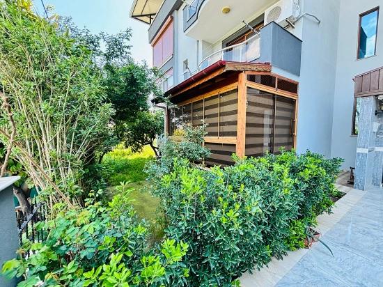 İzmir Seferihisar Bengiler’de Merkezi Konumda Cam Balkonlu   2+1 Zemin Kat Daire