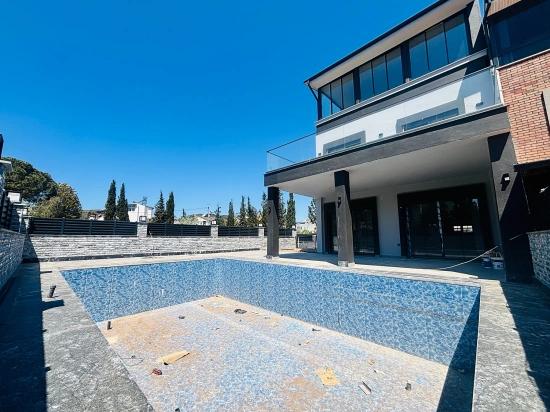 İzmir Seferihisar Cumhuriyet Mahallesi’nde 3+1 Havuzlu Satılık Müstakil Villa