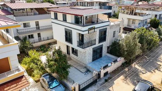 İzmir Seferihisar Cumhuriyet Mahallesi’nde 5+1 Satılık Müstakil Villa
