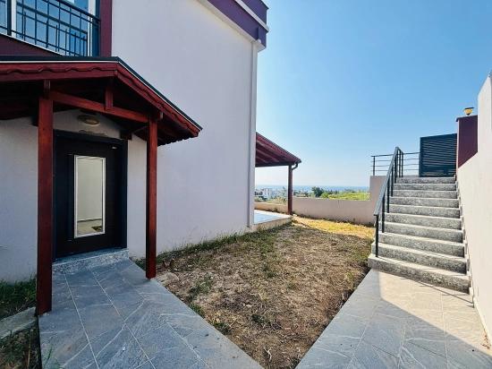 Doğanbey Atatürk Mahallesi Deniz Manzaralı Bahçeli Satılık 3+1 Villa