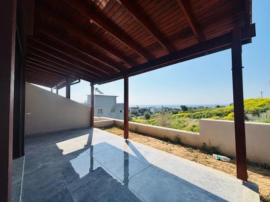 Doğanbey Atatürk Mahallesi Deniz Manzaralı Bahçeli Satılık 3+1 Villa