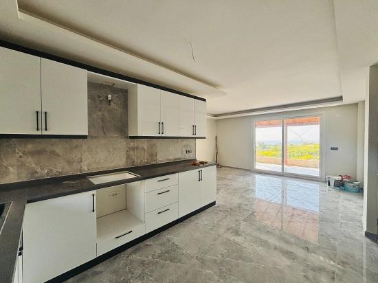 Doğanbey Atatürk Mahallesi Deniz Manzaralı Bahçeli Satılık 3+1 Villa