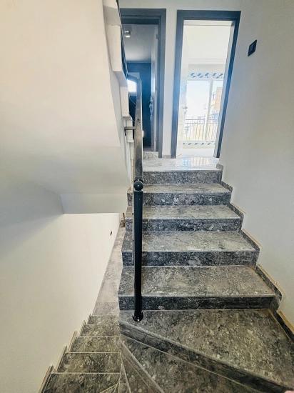 Doğanbey Atatürk Mahallesi Deniz Manzaralı Bahçeli Satılık 3+1 Villa