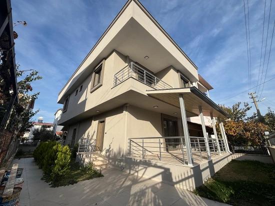 Seferihisar Doğanbey Payamlı'da Güzel Konumda Sıfır Satılık 2+1 Villa