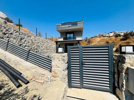 İzmir Seferihisar Atatürk Mahallesi’nde 3+1 Deniz Manzaralı Satılık Müstakil Villa