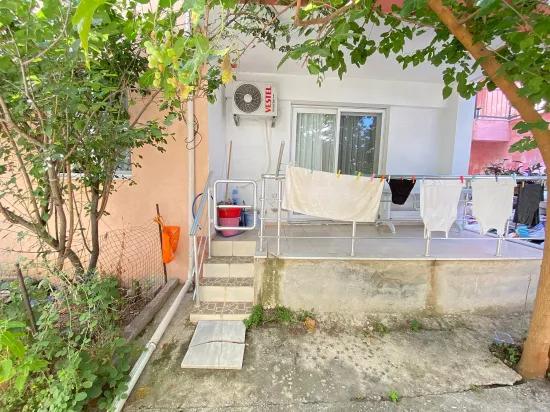 İzmir Seferihisar Mersin Alanı Mahallesi’nde Geniş Bahçeli 2+1 Satılık Daire