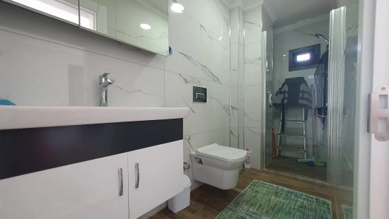 Seferihisar Payamlı'da Deniz Tarafında Havuzlu Bahçeli Satılık 3+1 Villa