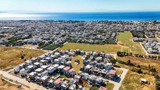 İzmir Seferihisar Cumhuriyet Mahallesi'nde Ortak Girişli 3+1 Satılık Müstakil Villa