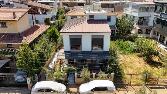 İzmir Seferihisar Payamlı Mahallesi'nde Bahçeli 2+1 Satılık Yazlık Villa
