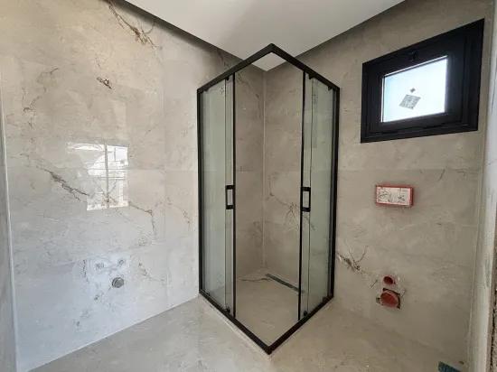 İzmir Seferihisar Deniz Manzaralı Havuzlu Site İçerisinde satılık Dubleks Tripleks Villa