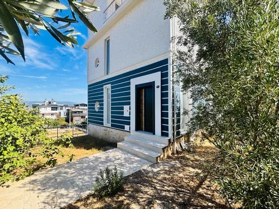 İzmir Seferihisar Atatürk Mahallesi’nde Deniz Manzaralı 3+2 Tek Müstakil Satılık Villa