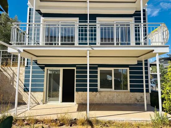 İzmir Seferihisar Atatürk Mahallesi’nde Deniz Manzaralı 3+2 Tek Müstakil Satılık Villa