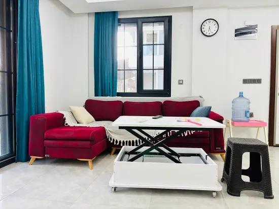 İzmir Seferihisar Payamlı Mahallesi’nde Bahçeli Full Eşyalı 2+1 Kiralık Villa
