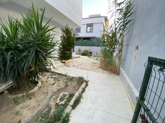 Seferihisar Ürkmez'de Bahçeli Havadar 3+1 Satılık Villa