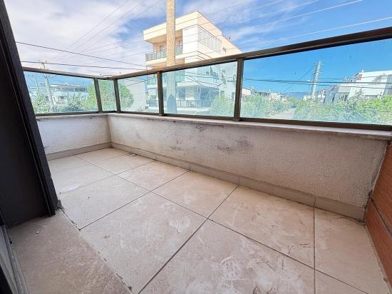 Seferihisar Doğanbey'de Plaja 500 M Otoparklı Bahçeli 3+1 Satılık Villa