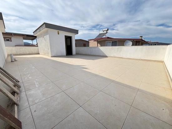 Seferihisar Doğanbey'de Plaja 500 M Otoparklı Bahçeli 3+1 Satılık Villa