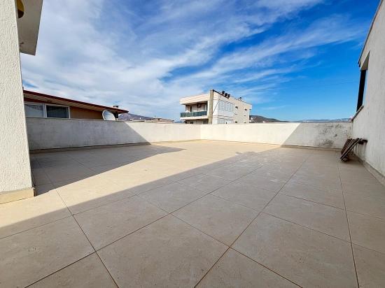 Seferihisar Doğanbey'de Plaja 500 M Otoparklı Bahçeli 3+1 Satılık Villa