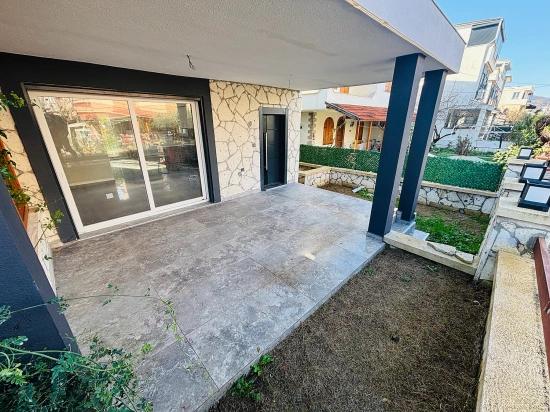 Seferihisar Payamlı Merkezde Müstakil Ferah Yapılı Satılık 3+1 Villa