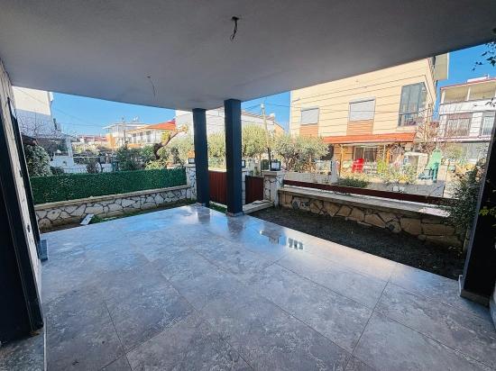 Seferihisar Payamlı Merkezde Müstakil Ferah Yapılı Satılık 3+1 Villa