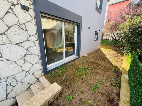Seferihisar Payamlı Merkezde Müstakil Ferah Yapılı Satılık 3+1 Villa