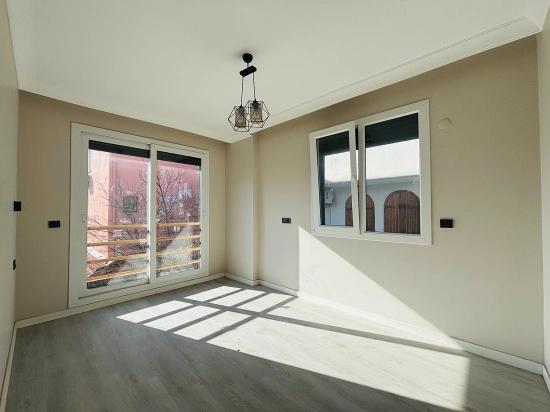 Seferihisar Payamlı Merkezde Müstakil Ferah Yapılı Satılık 3+1 Villa