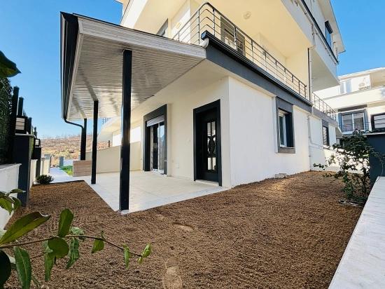 Seferihisar Payamlı'da Bahçeli Sıfır Yapı Satılık 2+1 Ruhsatlı Villa