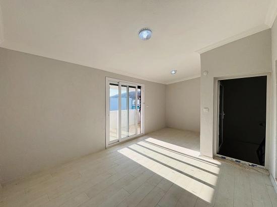 Seferihisar Payamlı'da Bahçeli Sıfır Yapı Satılık 2+1 Ruhsatlı Villa