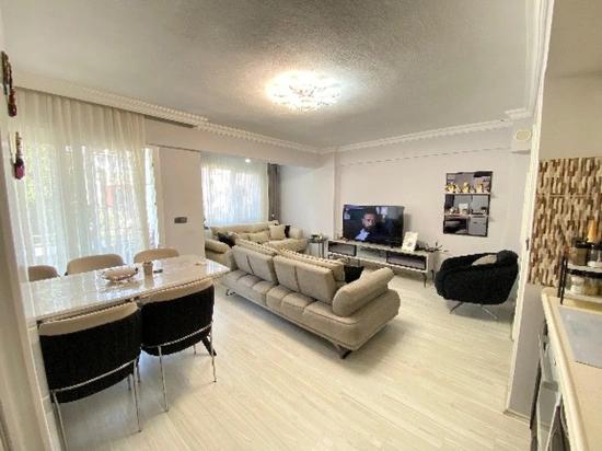 Seferihisar Ürkmez Bengiler'de Kullanışlı 2.Kat Temiz Satılık 2+1 Daire