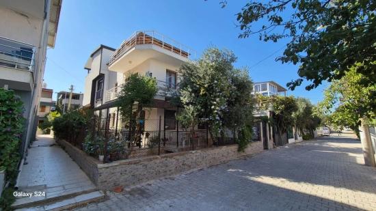 Seferihisar Doğanbey Havacılar Sahilinde Bahçeli 4+1 Kiralık Villa