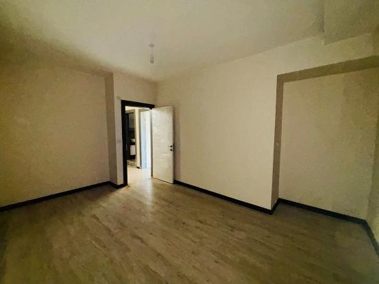 Seferihisar Doğanbey'de Geniş Yapılı Bahçeli 3+1 Satılık Villa