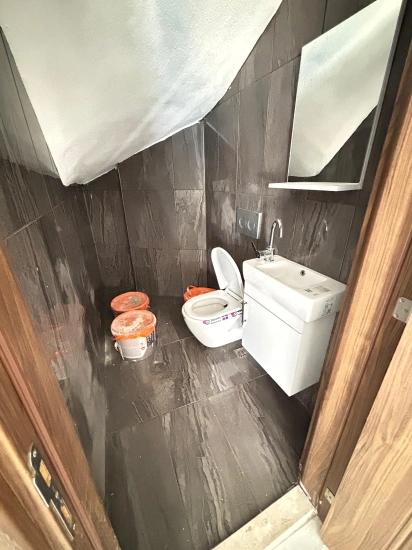 Menderes Özdere'de Plaja 50 M Geniş Bahçeli Sıfır 4+1 Satılık Tripleks