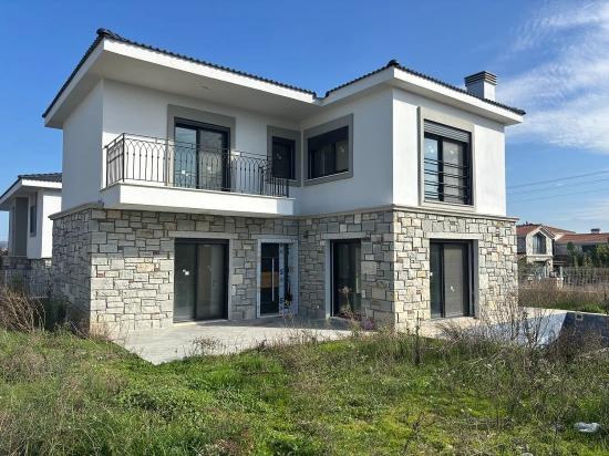 Seferihisar Akarca’da 4+1 Müstakil Havuzlu Dubleks Yazlık Villa