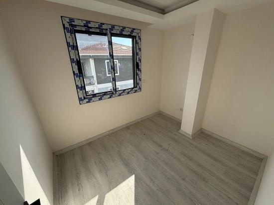 Seferihisar Camikebir’de 2+1 Kapalı Mutfak Çatı Katı Daire