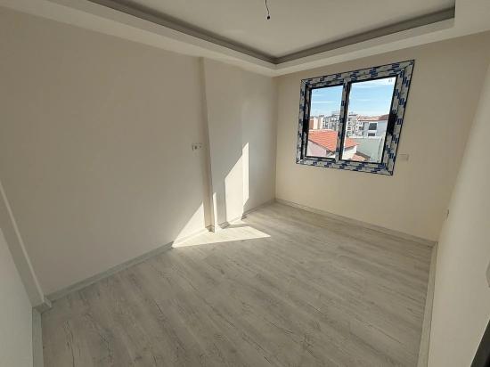 Seferihisar Camikebir’de 2+1 Kapalı Mutfak Çatı Katı Daire