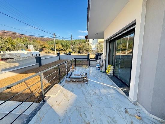 İzmir Seferihisar Ürkmez’de Denize 1100 Metre Satılık 3+1 Müstakil Villa