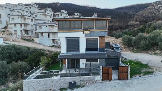 Fırsat!!! Deniz Manzaralı Eşyalı Havuzlu 4+2 Villa