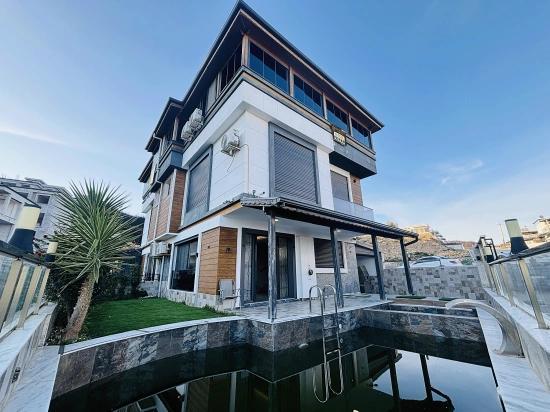 Fırsat!!! Deniz Manzaralı Eşyalı Havuzlu 4+2 Villa
